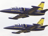 RIAT2009_225 - tight formation by the Breitling team